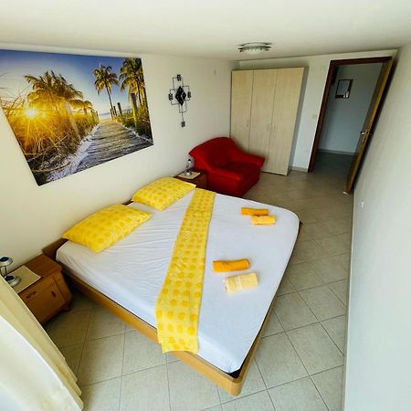 Apartments Kordic Vis Exterior photo