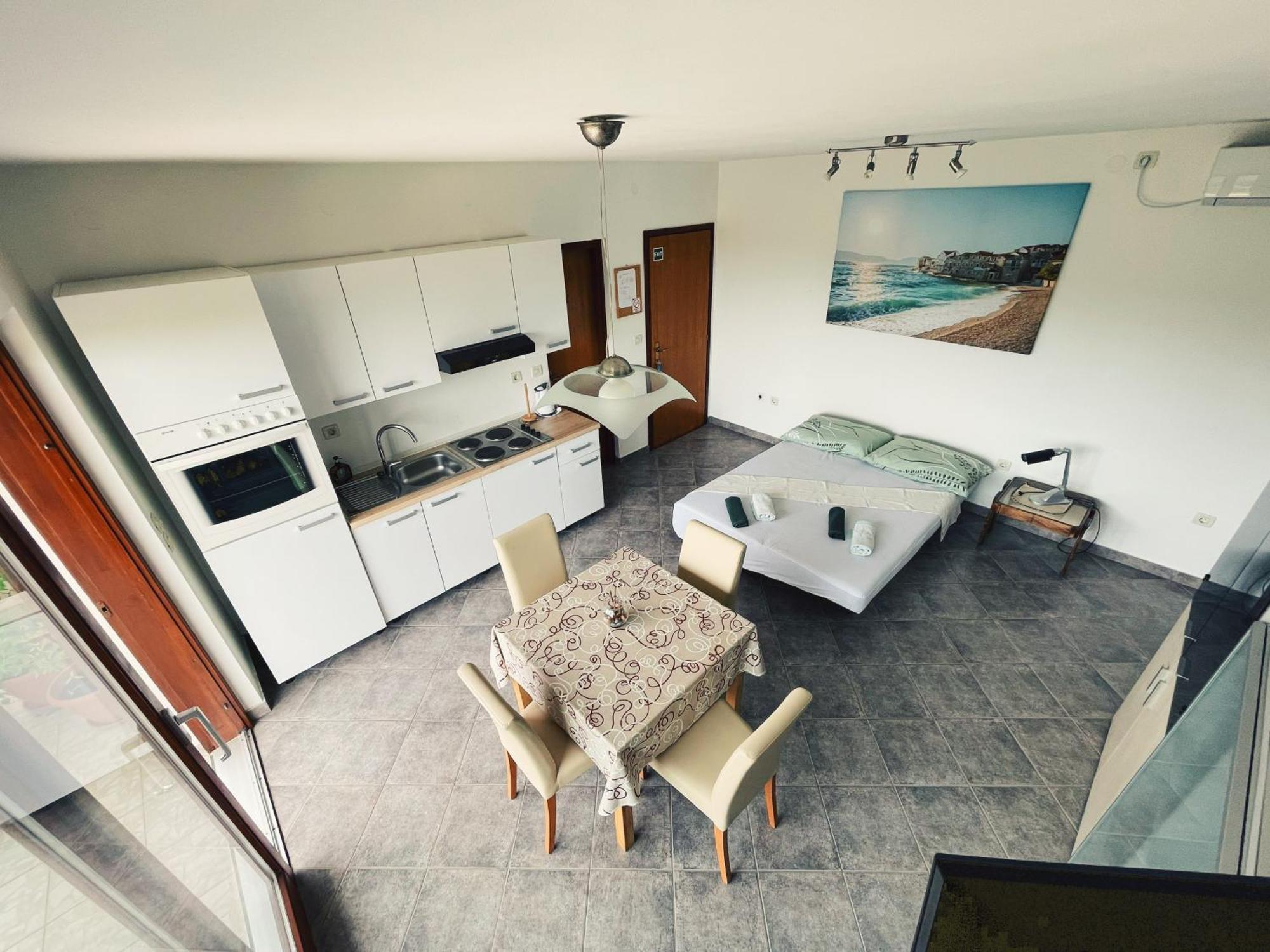 Apartments Kordic Vis Exterior photo